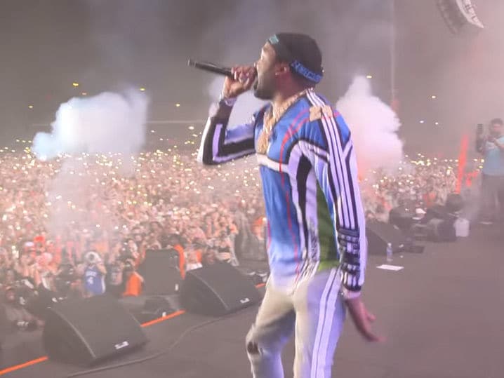 Meek Mill Performs at Rolling