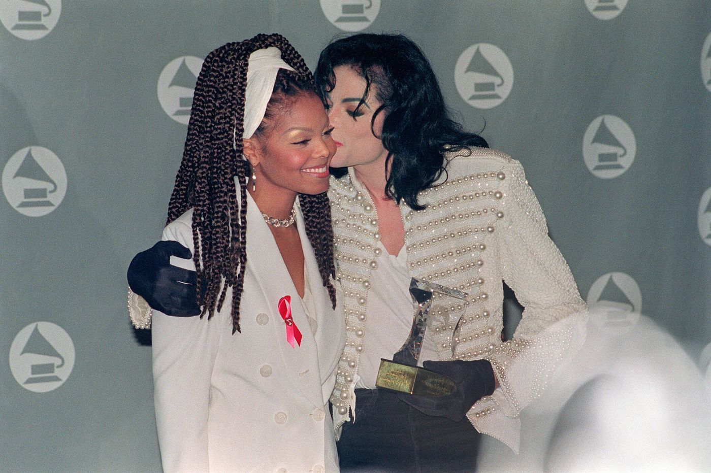 Janet Jackson Pays Tribute to Michael Jackson on His Birthday