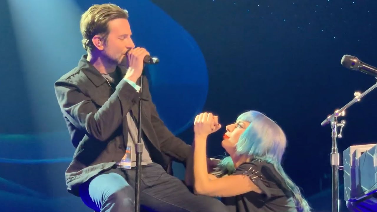 Lady Gaga and Bradley Cooper Perform ‘Shallow’ Live in Las Vegas