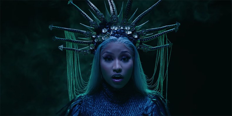 Nicki Minaj – Hard White