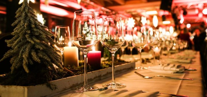Warm Ways To Accommodate Guests at a Winter Party