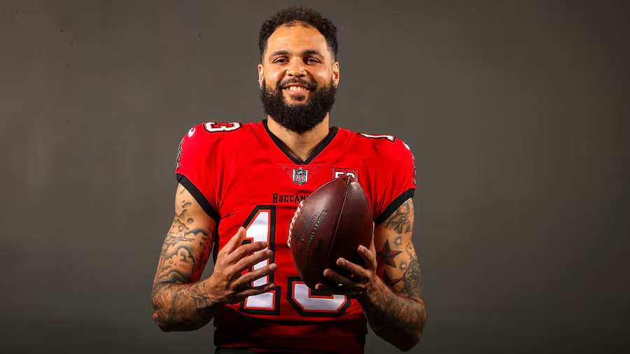 Mike Evans Signs With 49ers
