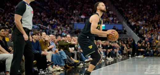 Steph Curry Wearing Li-Ning JB4 Shoes
